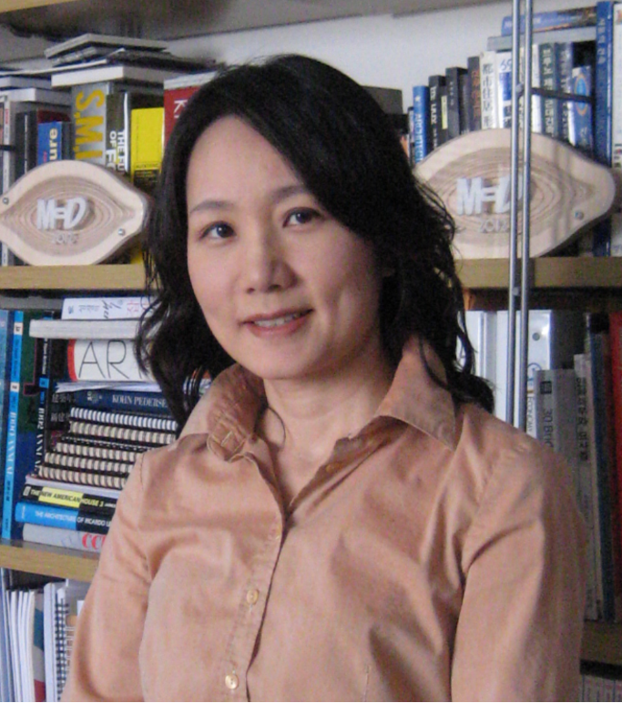 Headshot of Joori Suh